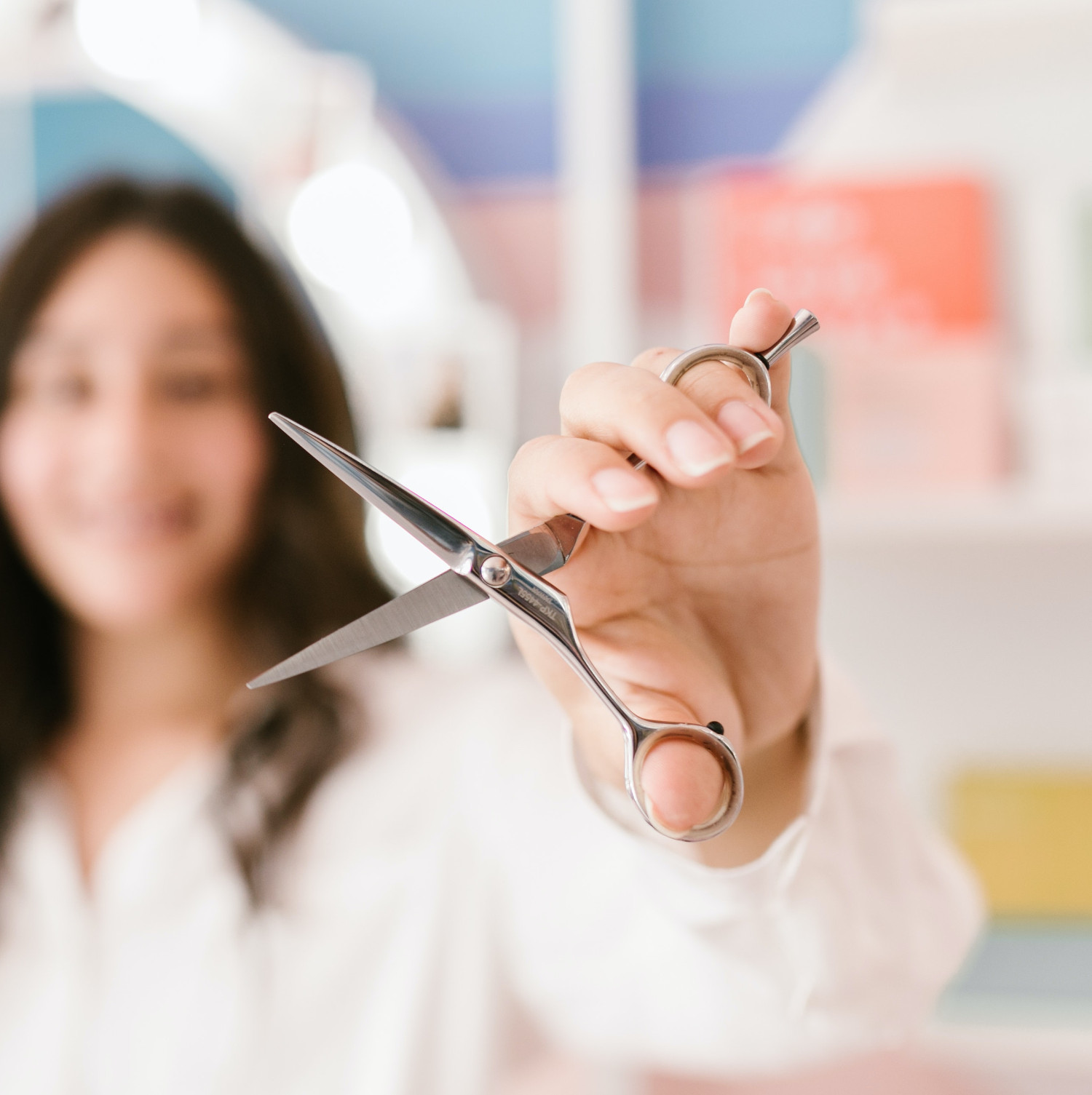 Hiustenleikkaustarvikkeet